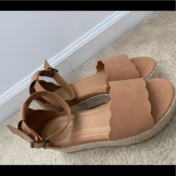 Platform Sandals - Picture 5 of 6